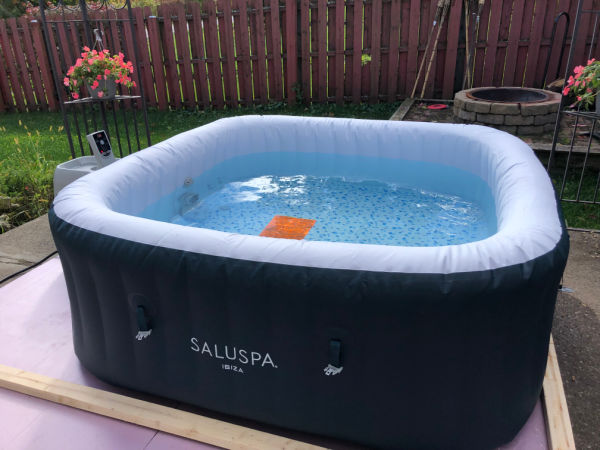 Inflatable spa